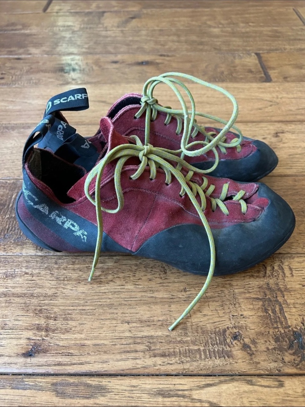 Scarpa Inferno Rock Climbing Shoes Red Black Size 41 US Mens 8 Womens 9